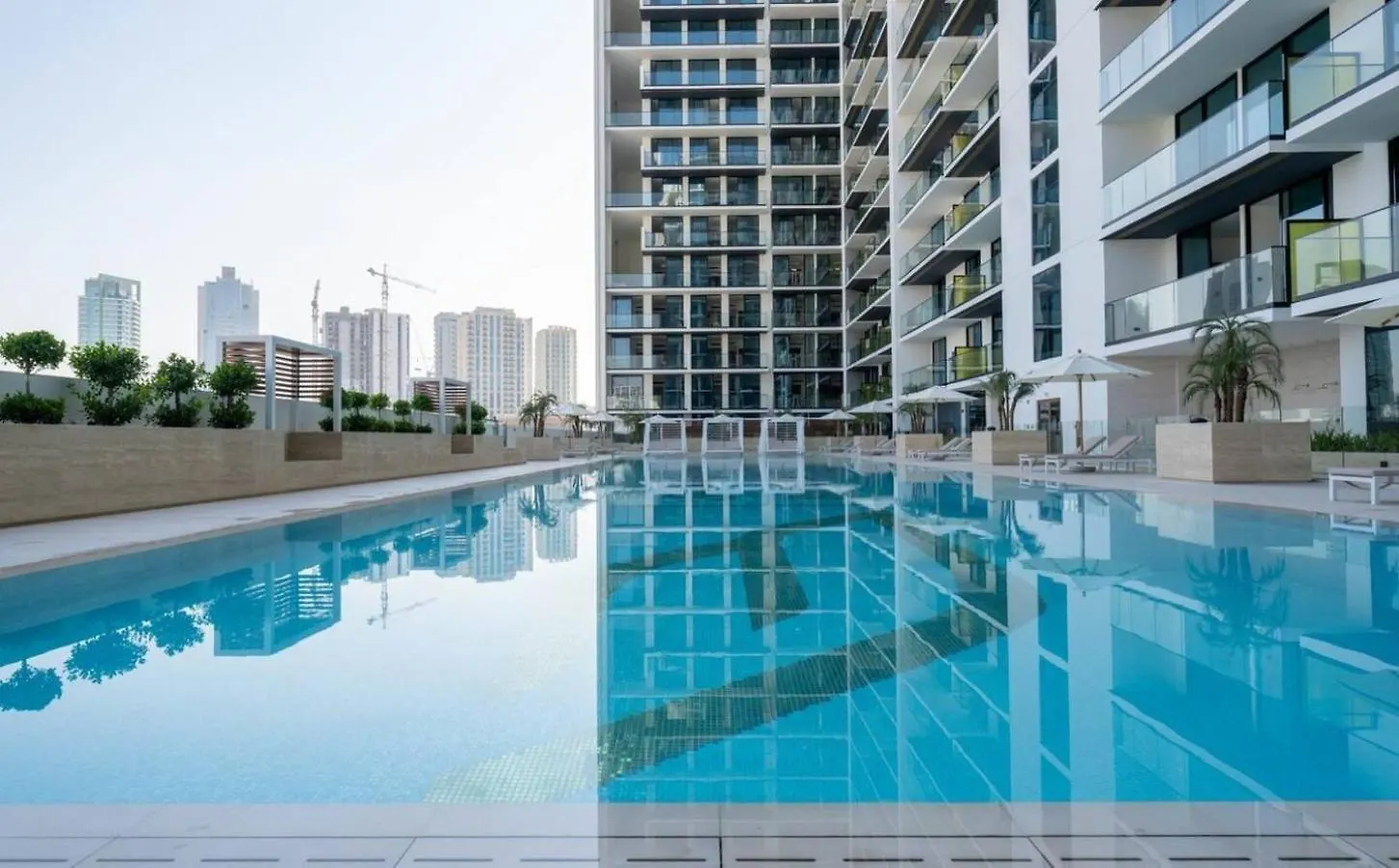 Apartment Modern 1-Bedroom Haven With Soothing Interiors Dubai