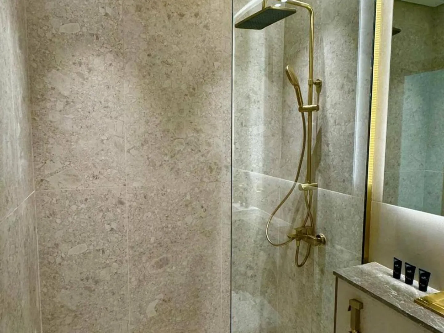Modern 1-Bedroom Haven With Soothing Interiors Dubai United Arab Emirates