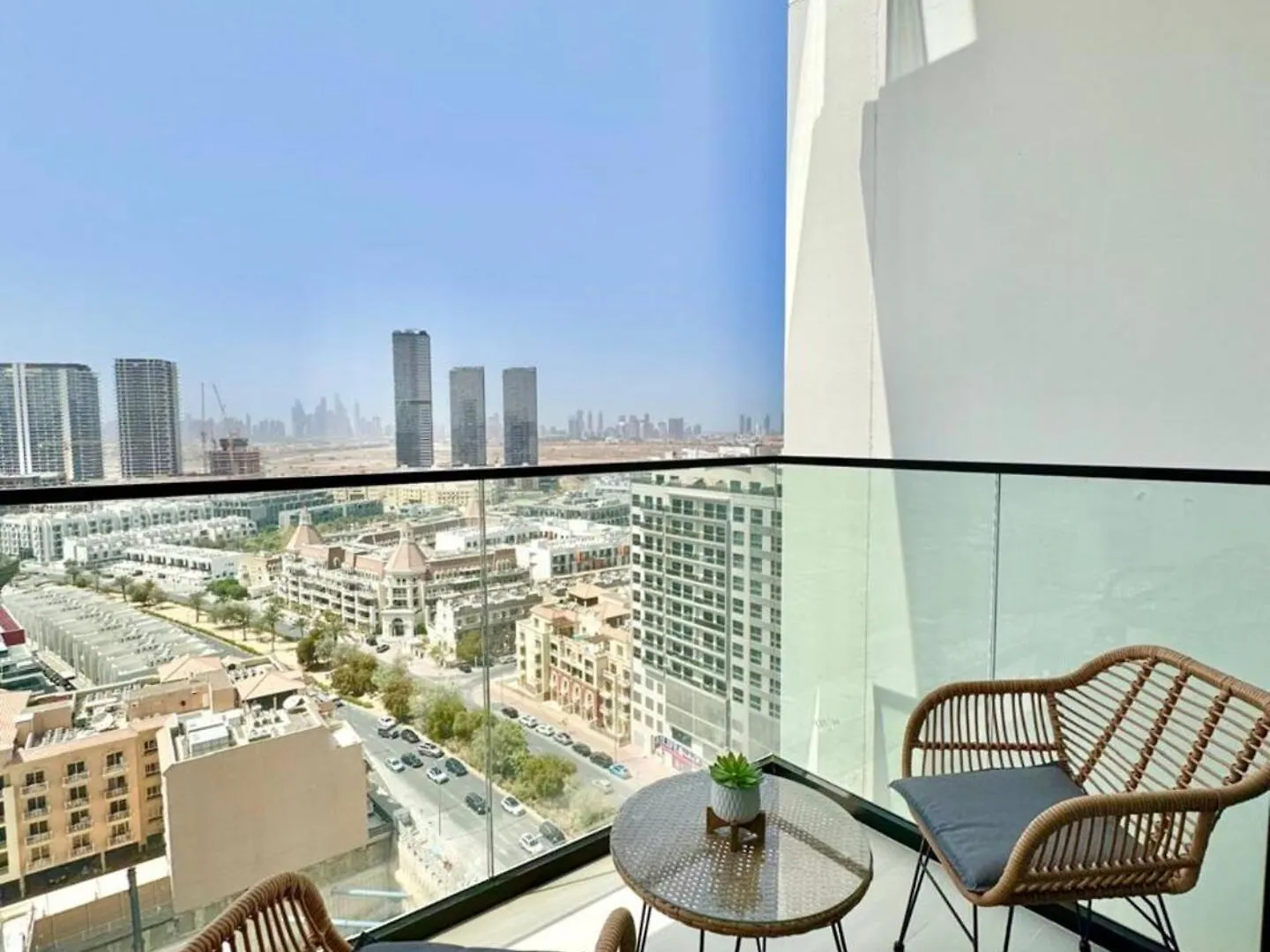 Apartment Modern 1-Bedroom Haven With Soothing Interiors Dubai